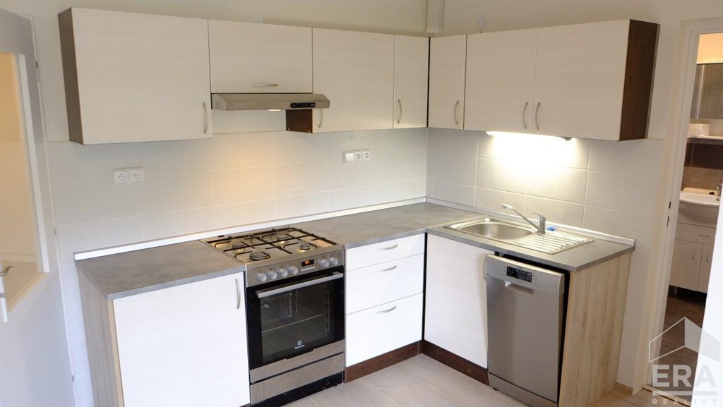Pěkné 2+kk, 35m2, ve 4. patře zděného zatepleného domu s výtahem