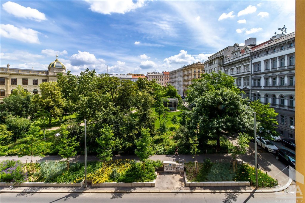 Pronájem bytu 2kk, 64 m2, s výhledem do parku, klimatizace, Praha 1 Nové Město