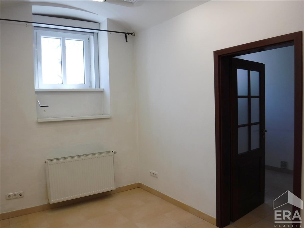 Nebytové prostory 27 m2, polosuterén, Praha 1 Nové Město