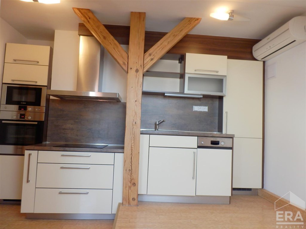 Pronájem bytu 2kk, 46 m2, po rekonstrukci, u metra, Praha 1 Nové Město