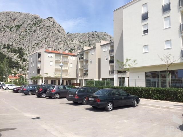 Prodej moderního apartmánu 3+kk/2L, 54,5 m2 – Omiš, Chorvatsko