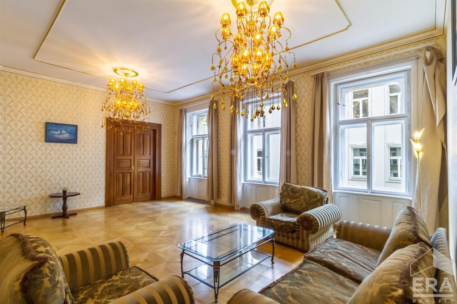 Luxusní byt po renovaci, s vlastní garáží, 139m2, Praha 1