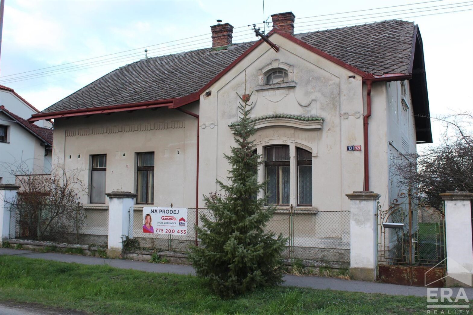 Velim – rodinný dům 5+1 s pozemkem 1100 m2