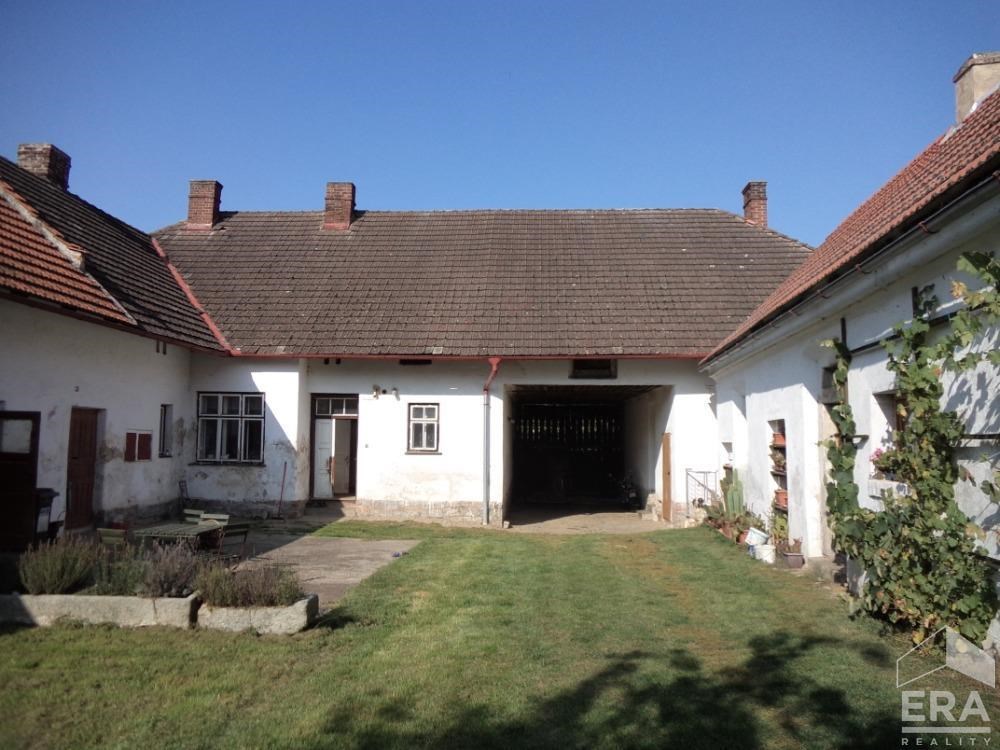 Prodej zemědělské usedlosti v obci Chrtníč v okrese Havlíčkův Brod.