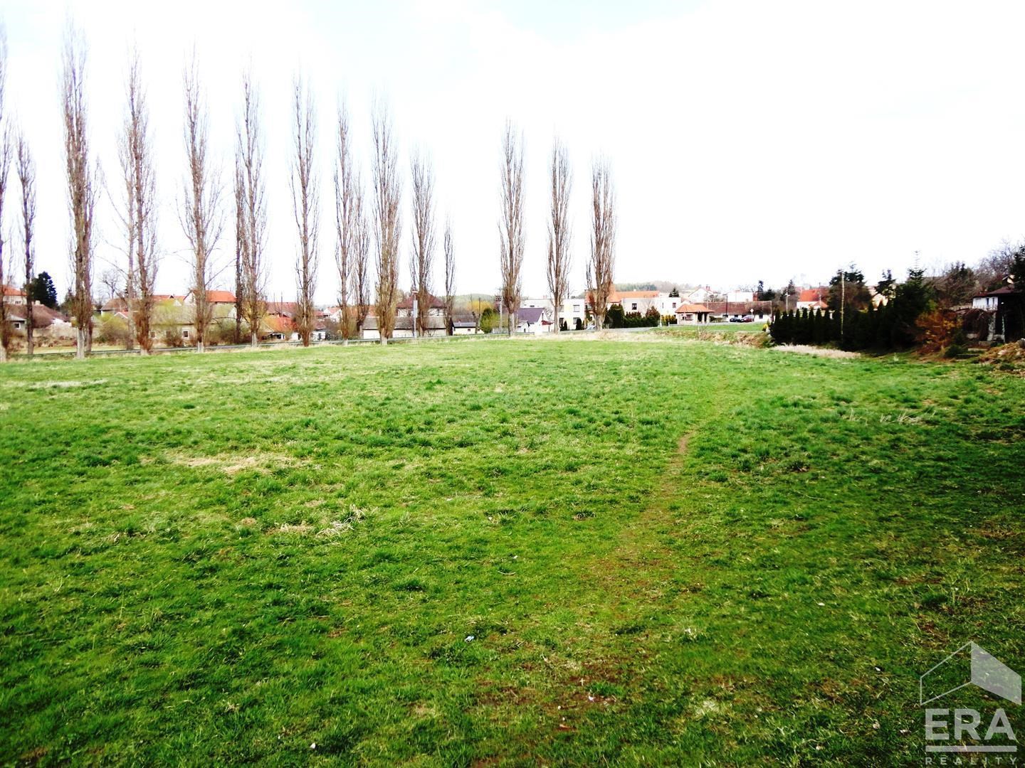 Prodej rovinatého pozemku s možností rezidenčního i komerčního využití, 3.201m2/OV, Dublovice u Sedlčan