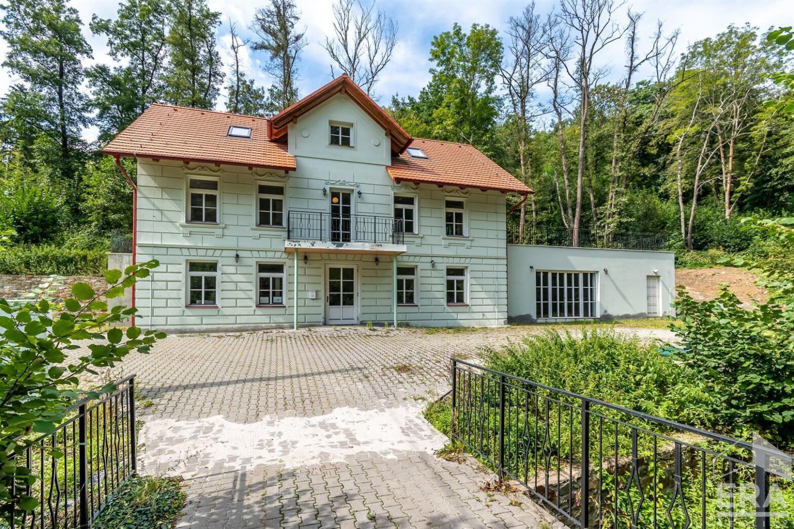 Prodej školícího střediska, bývalého mlýna 420m2 s pozemkem 24750m2