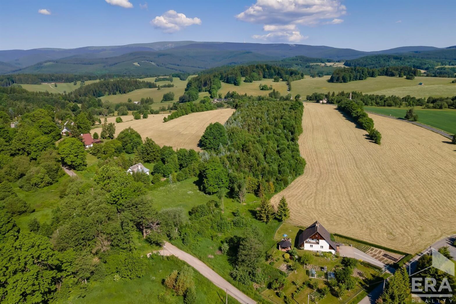 Prodej stavebního pozemku 3221m²