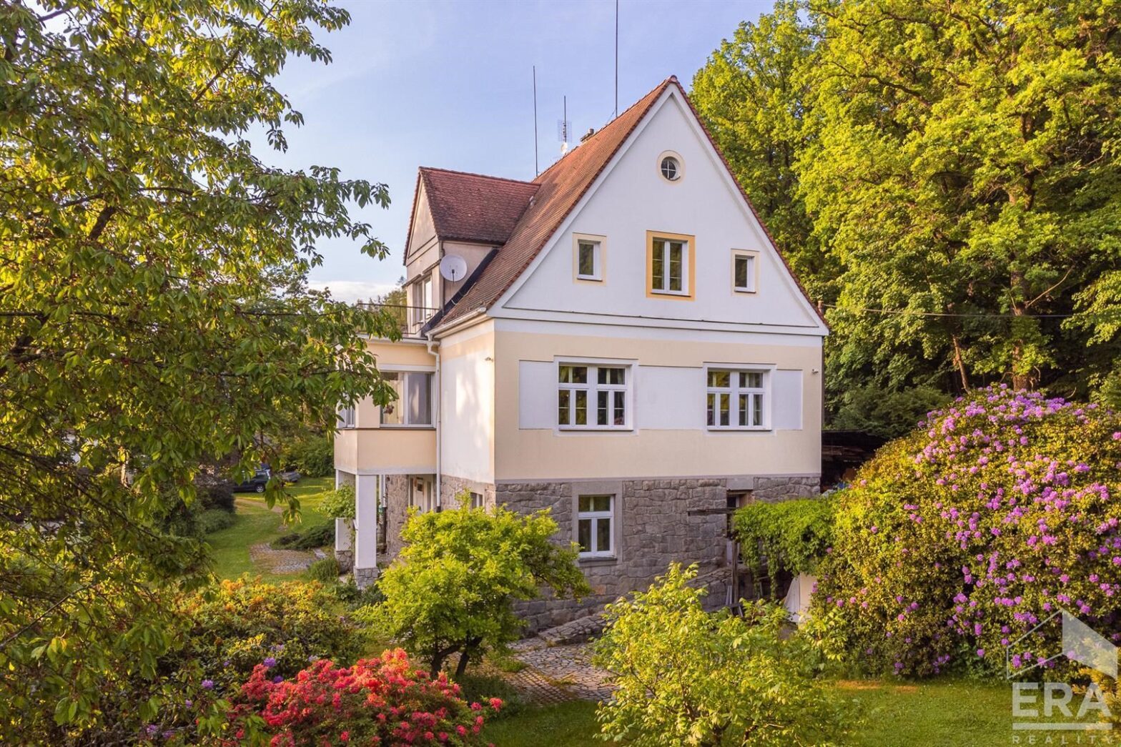 Prodej prvorepublikové vily, 278 m2, Kozelská, Šťáhlavy