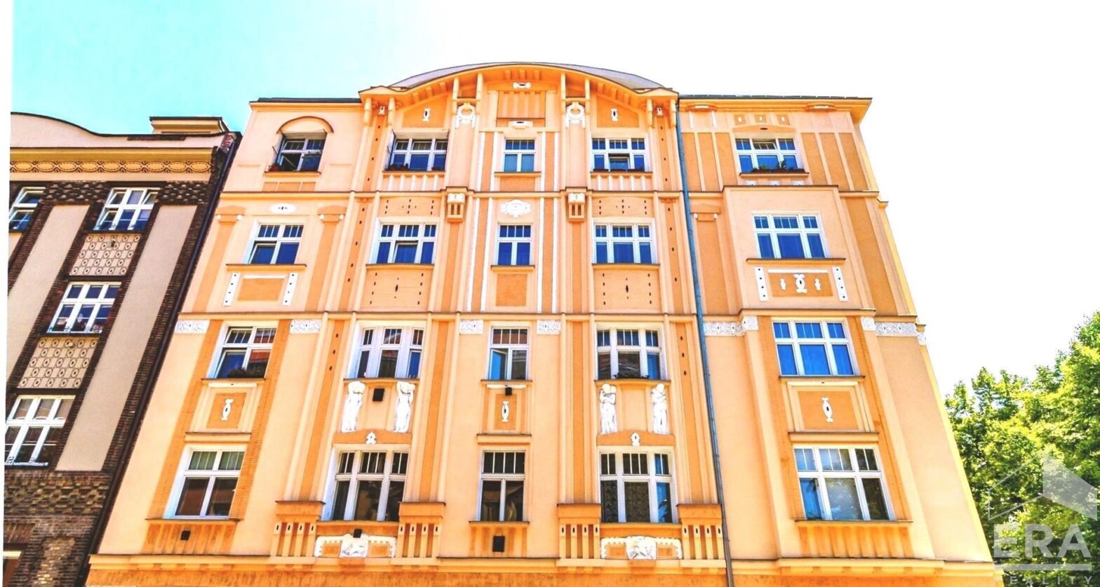 Prodej bytu 4+kk se sklepem (95 m2), ul. U průhonu, Praha 7 – Holešovice