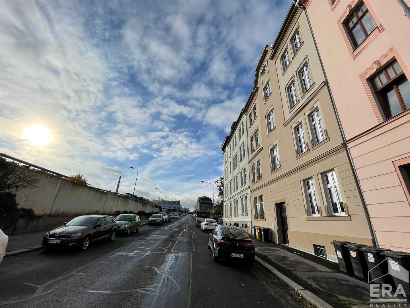 Prodej nebytového prostoru v suterénu domu v ulici K Nemocnici 20, Cheb.