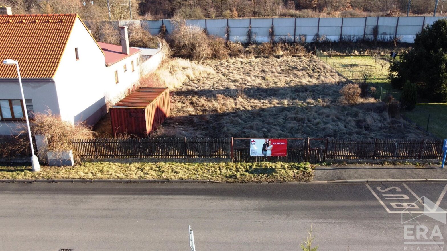 Prodej stavebního pozemku 1015 m² v Králově Dvoře Popovicích