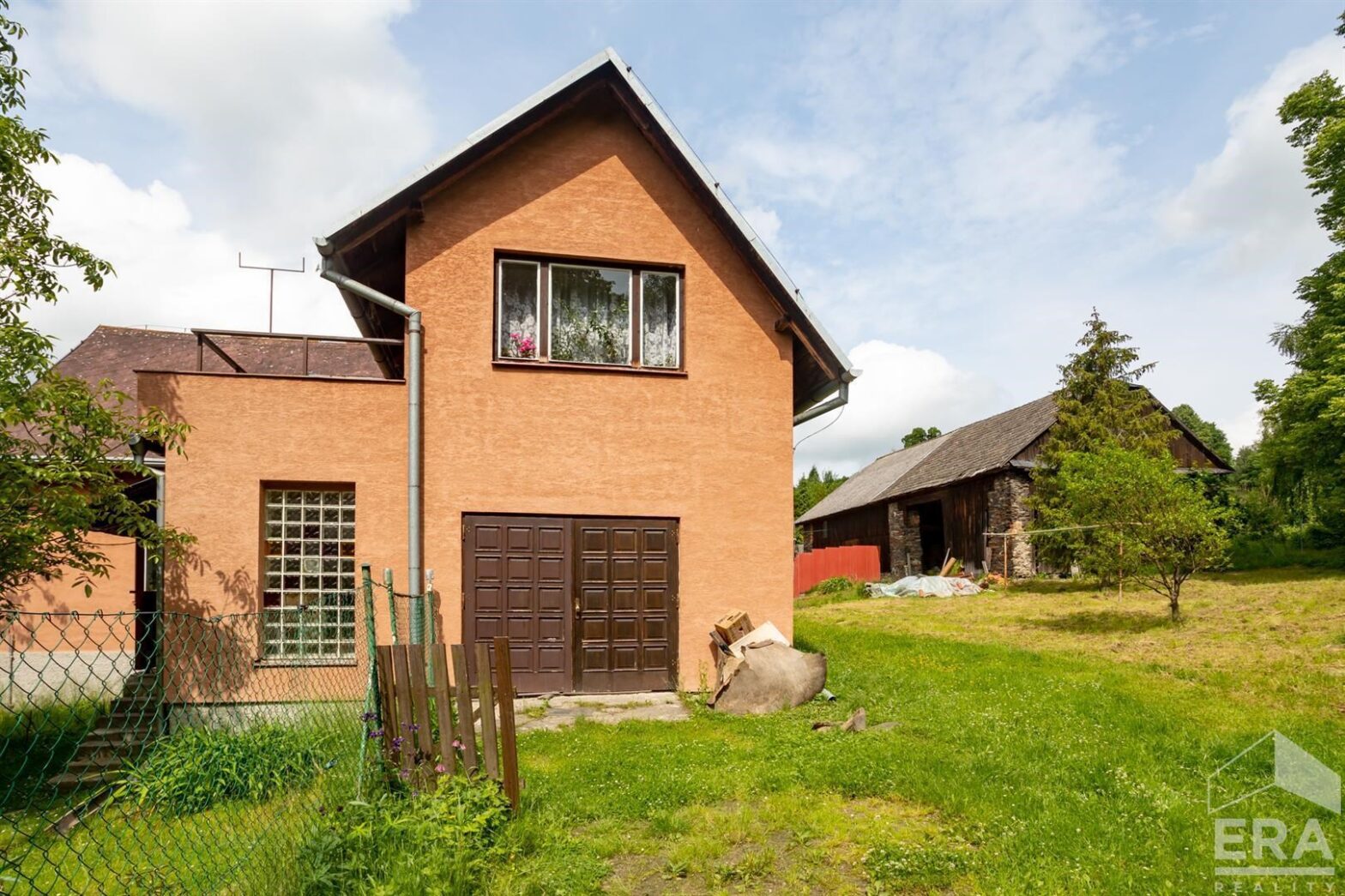 Prodej rodinného domu 200 m², pozemek 3901 m²