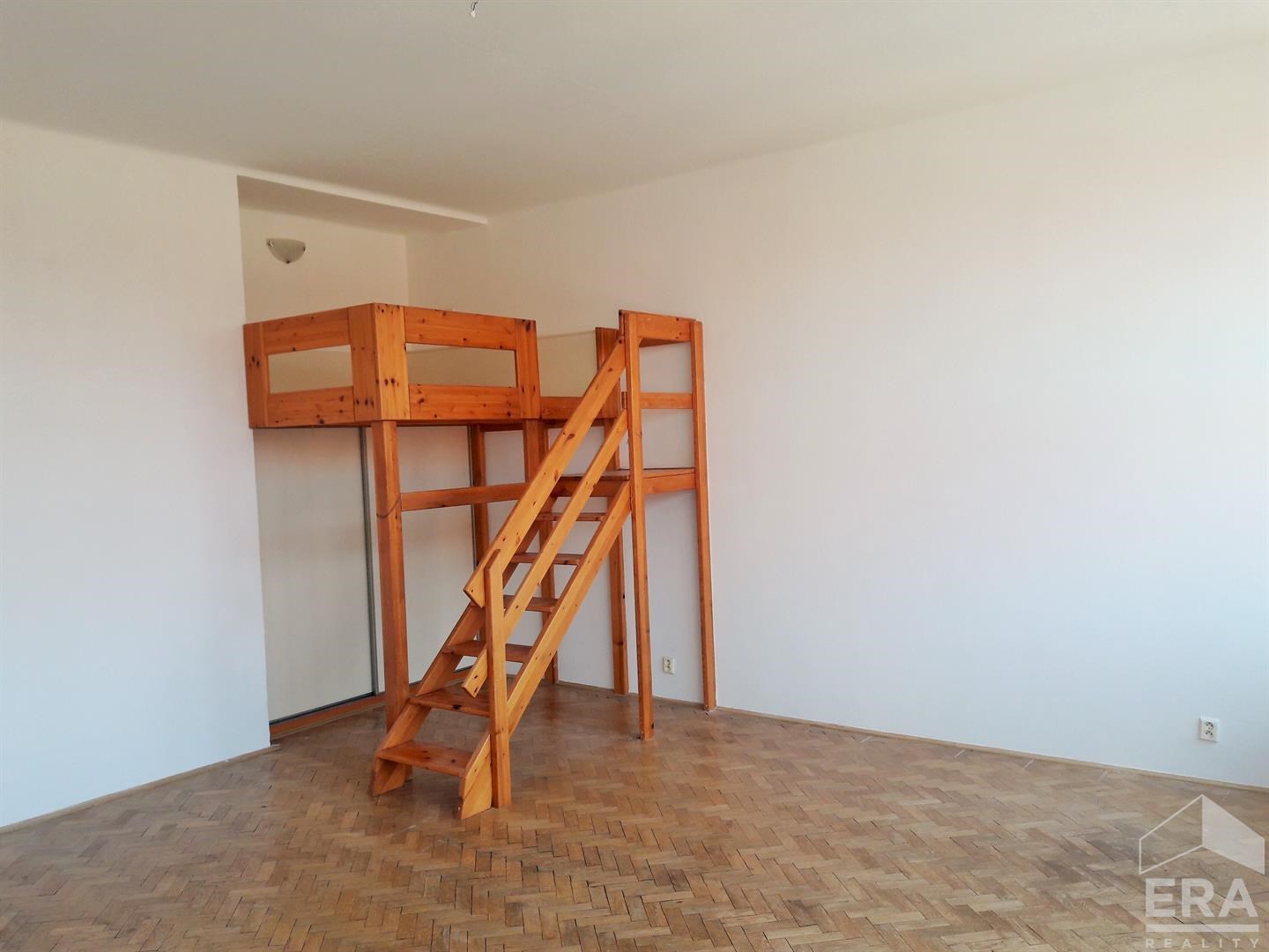 Příjemný, nezařízený byt,  2+kk, 56 m2. ul . V Horkách, Praha 4 – Volný od  9/2022
