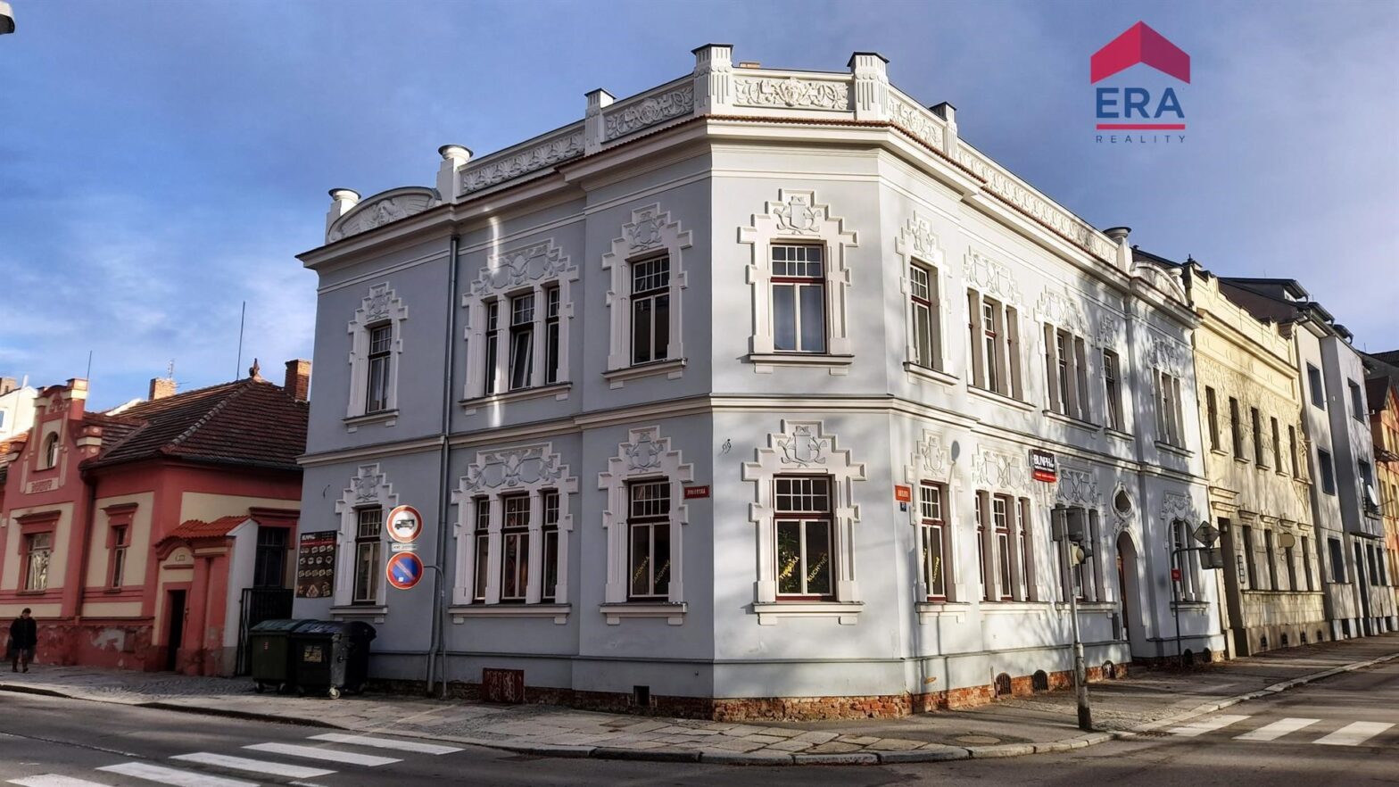 Pronájem restaurace na růžku Strakonice Husova 375