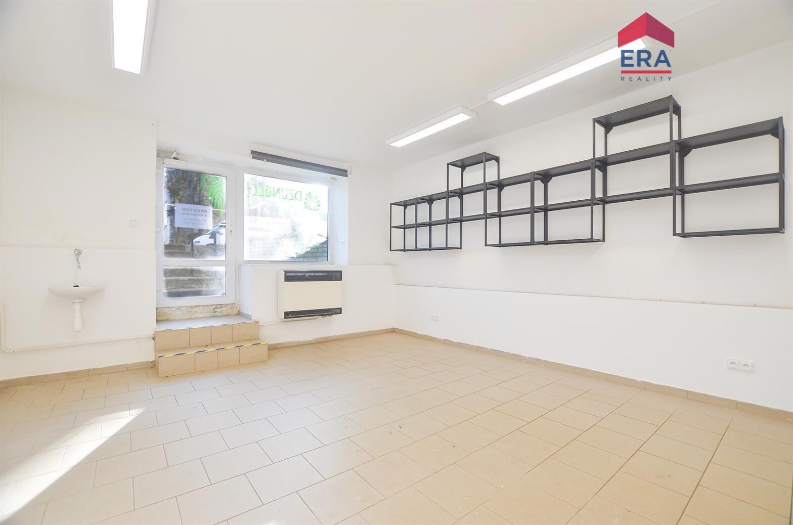 Pronájem obchodního prostoru, 34m2, Poděbrady