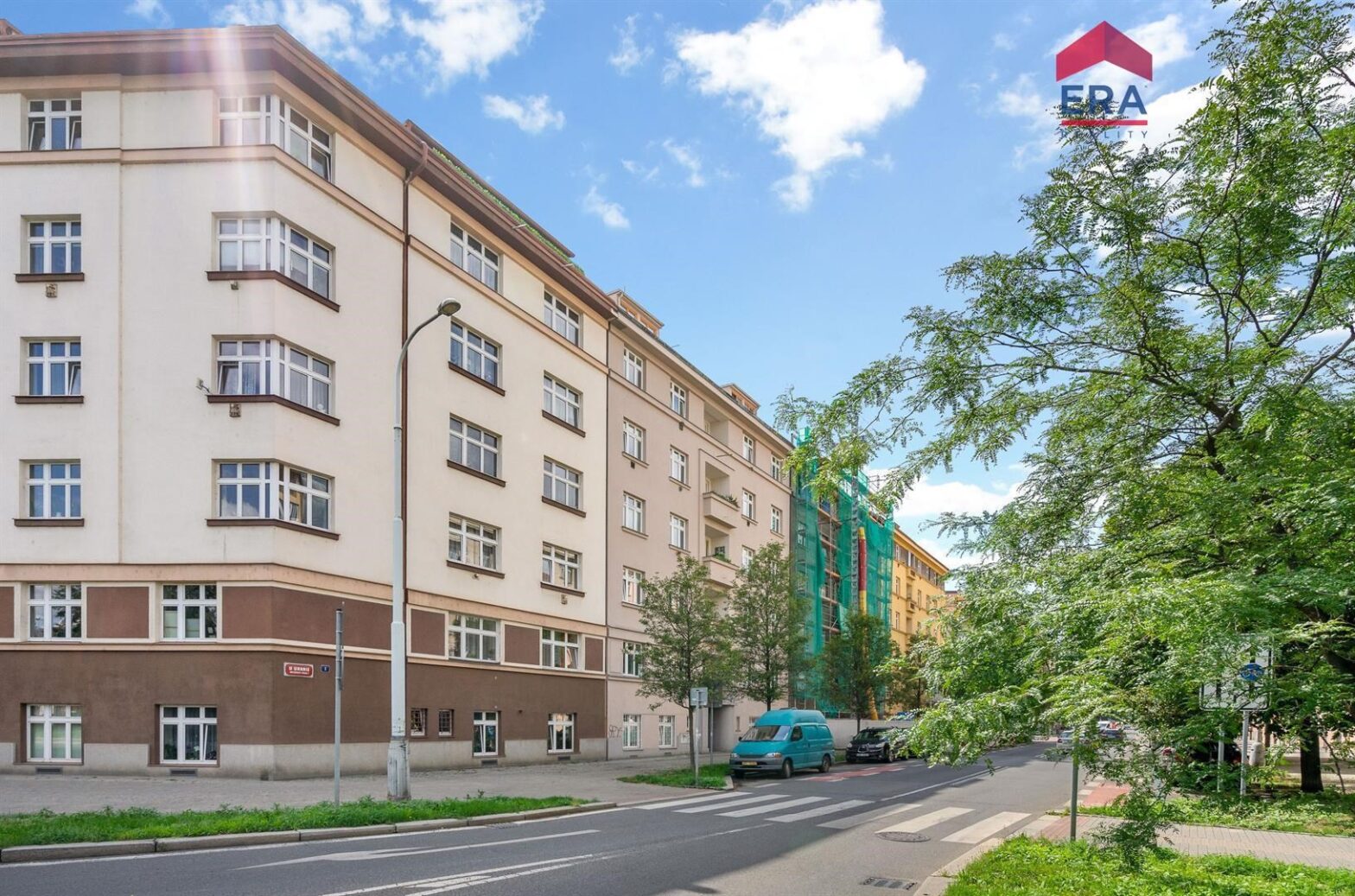 Pronájem bytu 2+kk s lodžií (60 m2), ul. U Uranie, Praha 7 – Holešovice