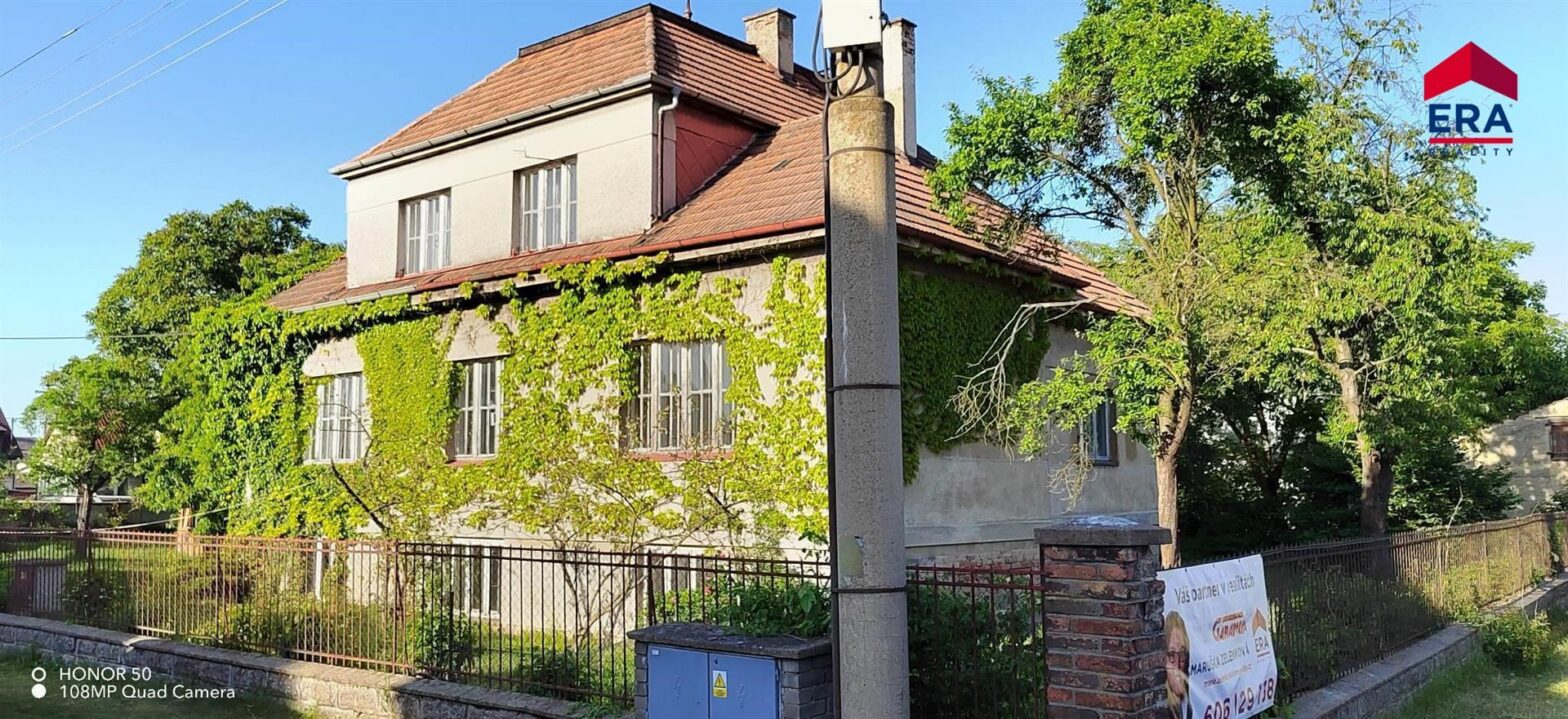KOLÍN VELKÝ OSEK – PRVOREPUBLIKOVÁ VILA  se zahradou
